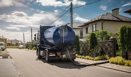 Hidrojateamento de alta pressão em tubulação